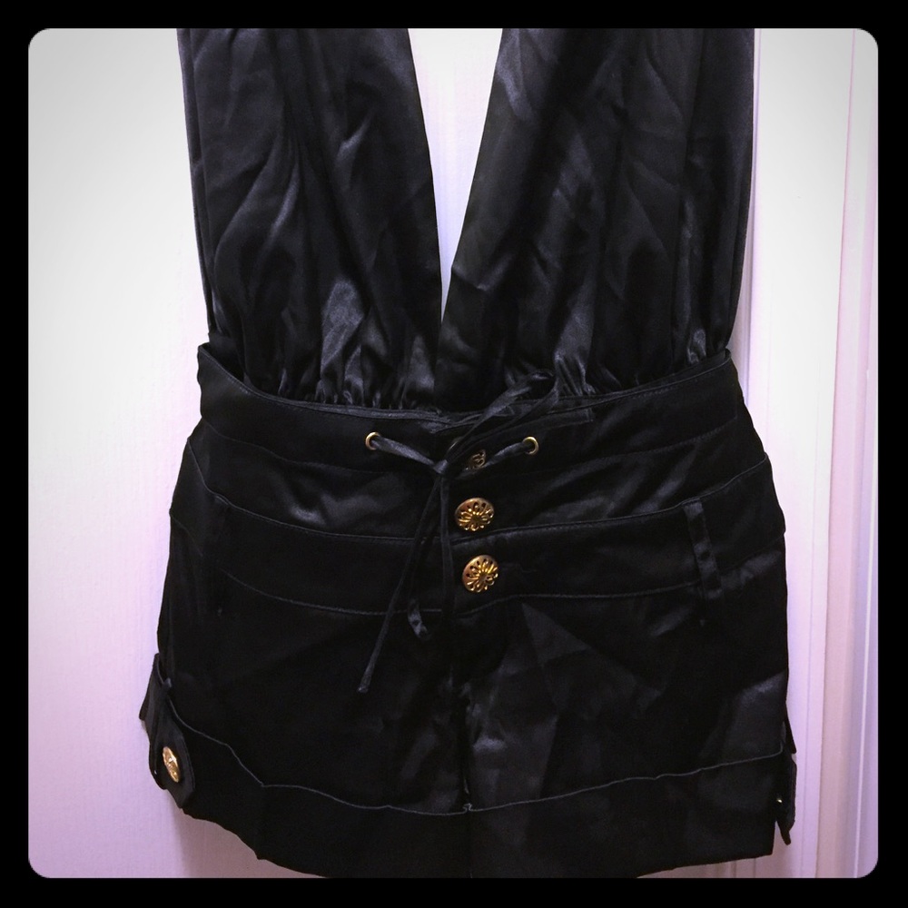 Guess black short jumper